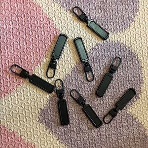 8 piece Black zipper pull replacement Clips new